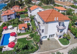 Holiday apartment Seget Donji for 1 - 7 persons with 4 bedrooms - Holiday apartment in one or multi-