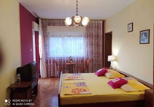 Holiday apartment with sea view 60 m from the beach