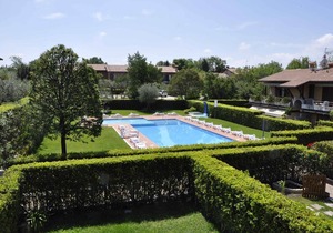Holiday apartment with shared pool