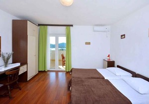Holiday apartment with sea view