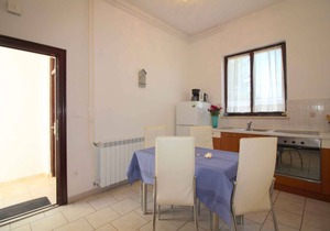 Holiday apartment with terrace and air conditioning