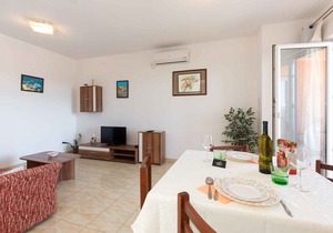 Holiday apartment with use of pool