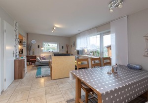 Holiday bungalow with terrace in Zwergenweg 34 in Grömitz-Lensterstrand