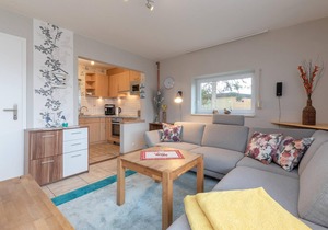 Holiday bungalow with terrace in Zwergenweg 34 in Grömitz-Lensterstrand