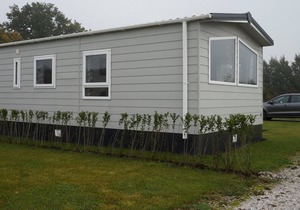 Holiday chalet near the canals of Giethoorn (Dutch Venice) and National Park Weerribben - Wieden, beautiful nature and many animals such as the otter, kingfisher, roe deer, fox, buzzard, hawk and many others. Particularly loved by walkers, cyclists, bi...