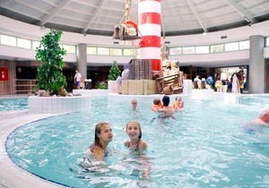 Holiday Home EuroParcs Resort Zilverstrand-6