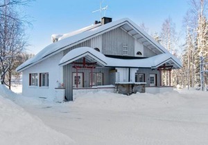 Holiday Home Hallantytär b3 paritalo inc- 2 ski ticke by Interhome