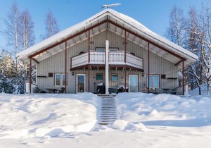 Holiday Home Hallantytär b4 paritalo inc- 2 ski ticke by Interhome