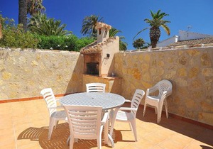 Holiday Home Henrys Choza by Interhome