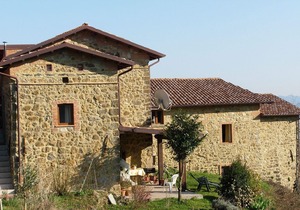 Holiday home in Canossa with Swimming Pool, Garden, Barbecue