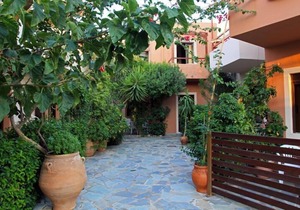 Holiday home in Paleochora with public parking
