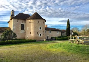 Holiday Home in Thurageau with Private Pool