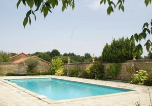 Holiday Home in Thurageau with Private Pool