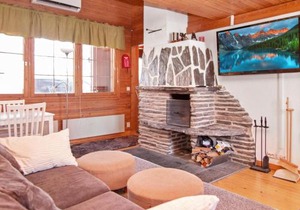 Holiday Home Lomasyväri 810 by Interhome