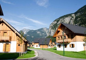 Holiday home with indoor pool, spa, children's playground and a private sauna in the holiday village