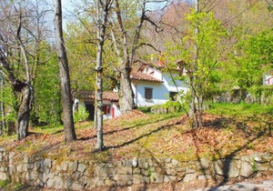 Holiday Home with Garden and shared pool