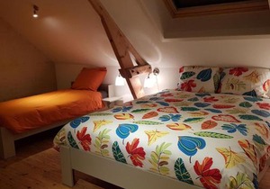 Holiday Home with pond in Poperinge