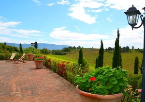 Holiday home with pool in Stabbia