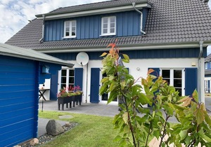 Holiday house Altefähr for 1 - 6 persons with 3 bedrooms - Twin house