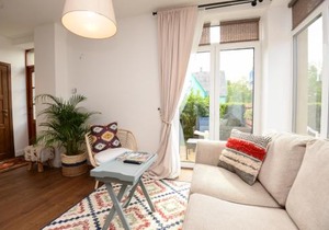Holiday House Apartments