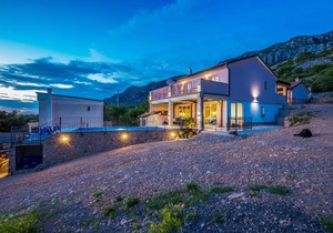 Holiday house Jablanac for 1 - 4 persons with 2 bedrooms - Holiday house