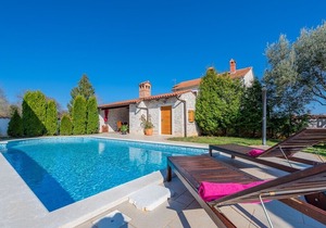 Holiday house Krnica for 1 - 7 persons with 3 bedrooms - Holiday home