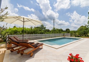 Holiday house Matija with a POOL