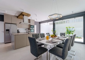 Holiday house Sutivan for 1 - 8 persons with 3 bedrooms - Luxury holiday home