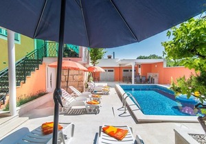 Holiday House Vlahovich
