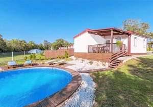 Holiday house with private pool No.5 in holiday park Jelovci