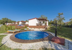 Holiday house with private pool No.5 in holiday park Jelovci