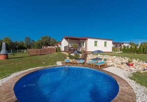Holiday house with private pool No.6 in holiday park Jelovci