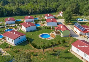 Holiday house with private pool for 6-8 persons in the holiday park Jelovci