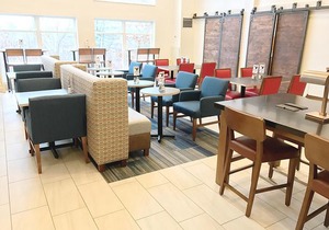Holiday Inn Express Hotel & Suites White River Junction