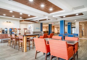 Holiday Inn Express Hotel & Suites Tappahannock