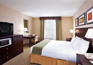 Holiday Inn Express Hotel & Suites Cleveland-Streetsboro