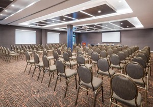 Holiday Inn Express Hotel & Suites Milton