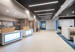 Holiday Inn Express Hotel & Suites Milton