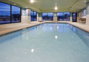 Holiday Inn Express Roseville-St. Paul, an IHG Hotel