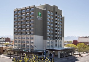 Holiday Inn Express Roseville-St. Paul, an Ihg Hotel