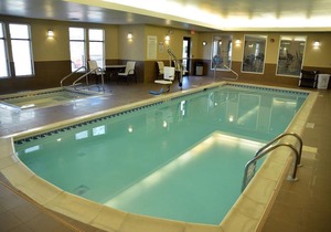 Holiday Inn Express & Suites Youngstown West I 80