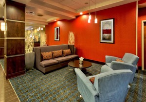 Holiday Inn Express & Suites Oak Ridge