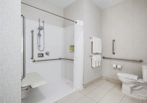Holiday Inn Express & Suites Kelowna - East, an Ihg Hotel
