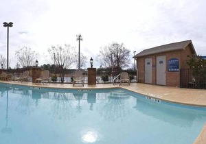 Holiday Inn Express & Suites Byron, an IHG Hotel