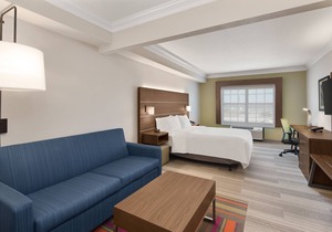 Holiday Inn Express & Suites Byron, an IHG Hotel