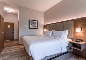 Holiday Inn Express & Suites Columbus - Worthington
