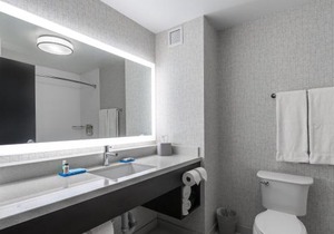 Holiday Inn Express & Suites Kelowna - East by IHG