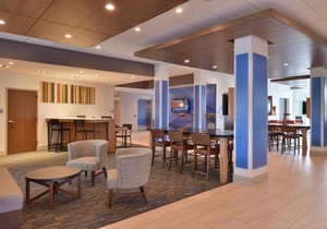 Holiday Inn Express & Suites Omaha Airport
