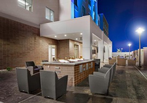 Holiday Inn Express & Suites Lubbock Central - Univ Area