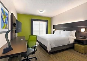 Holiday Inn Express Hotel & Suites Shawnee I-40, an IHG Hotel